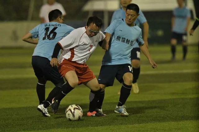 锡安仅4分鹈鹕大胜热火 康利21分森林狼克骑士